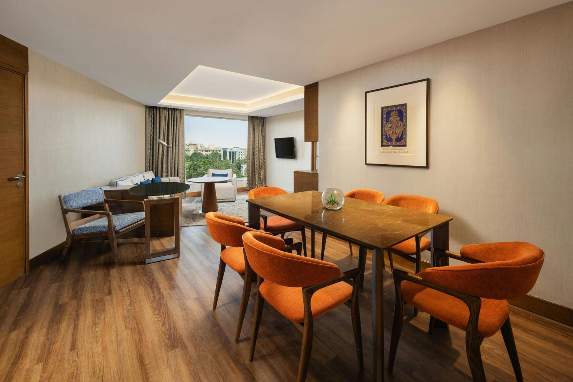 Courtyard By Marriott Bhopal Hotel Exterior photo