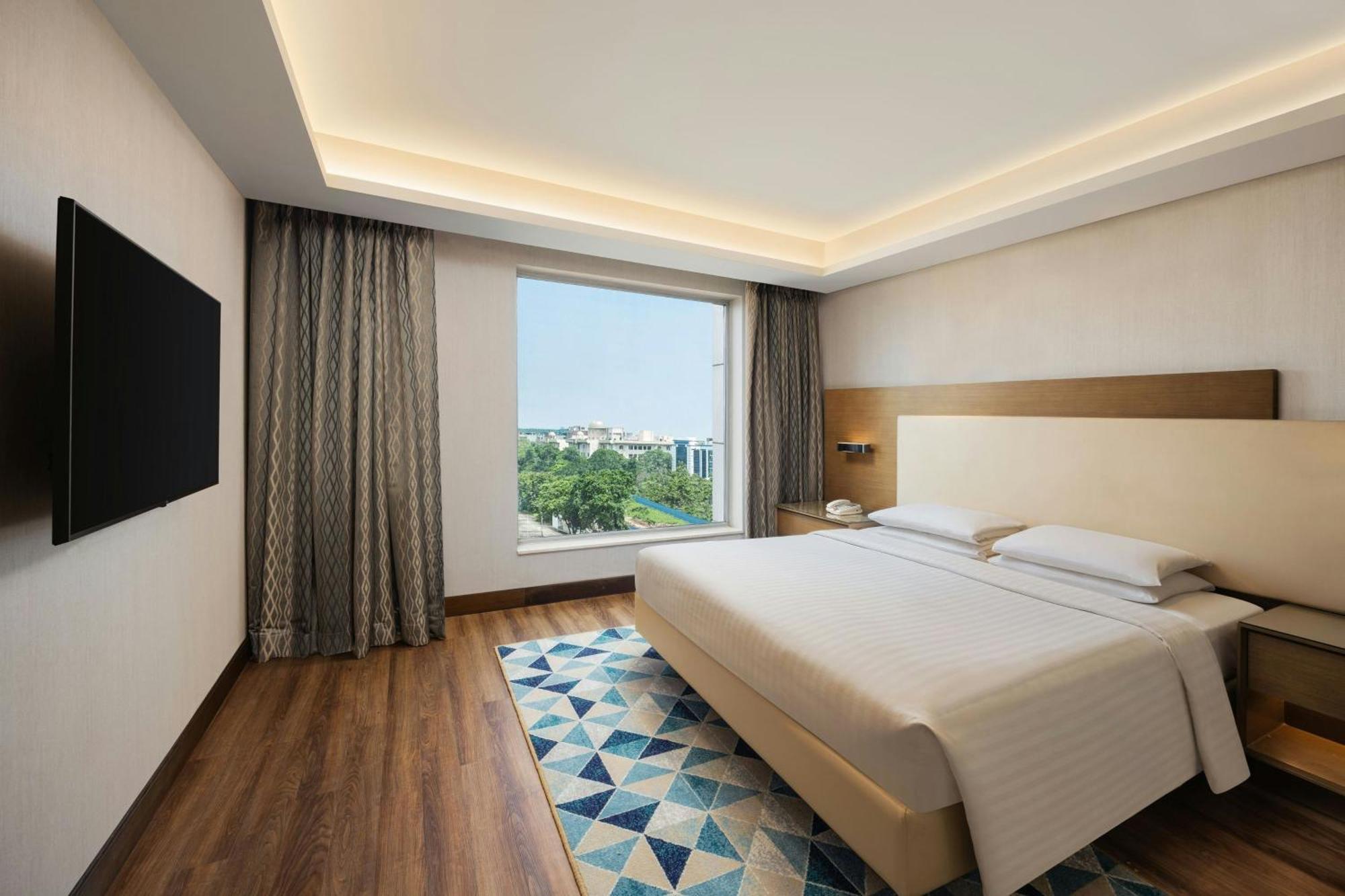 Courtyard By Marriott Bhopal Hotel Exterior photo