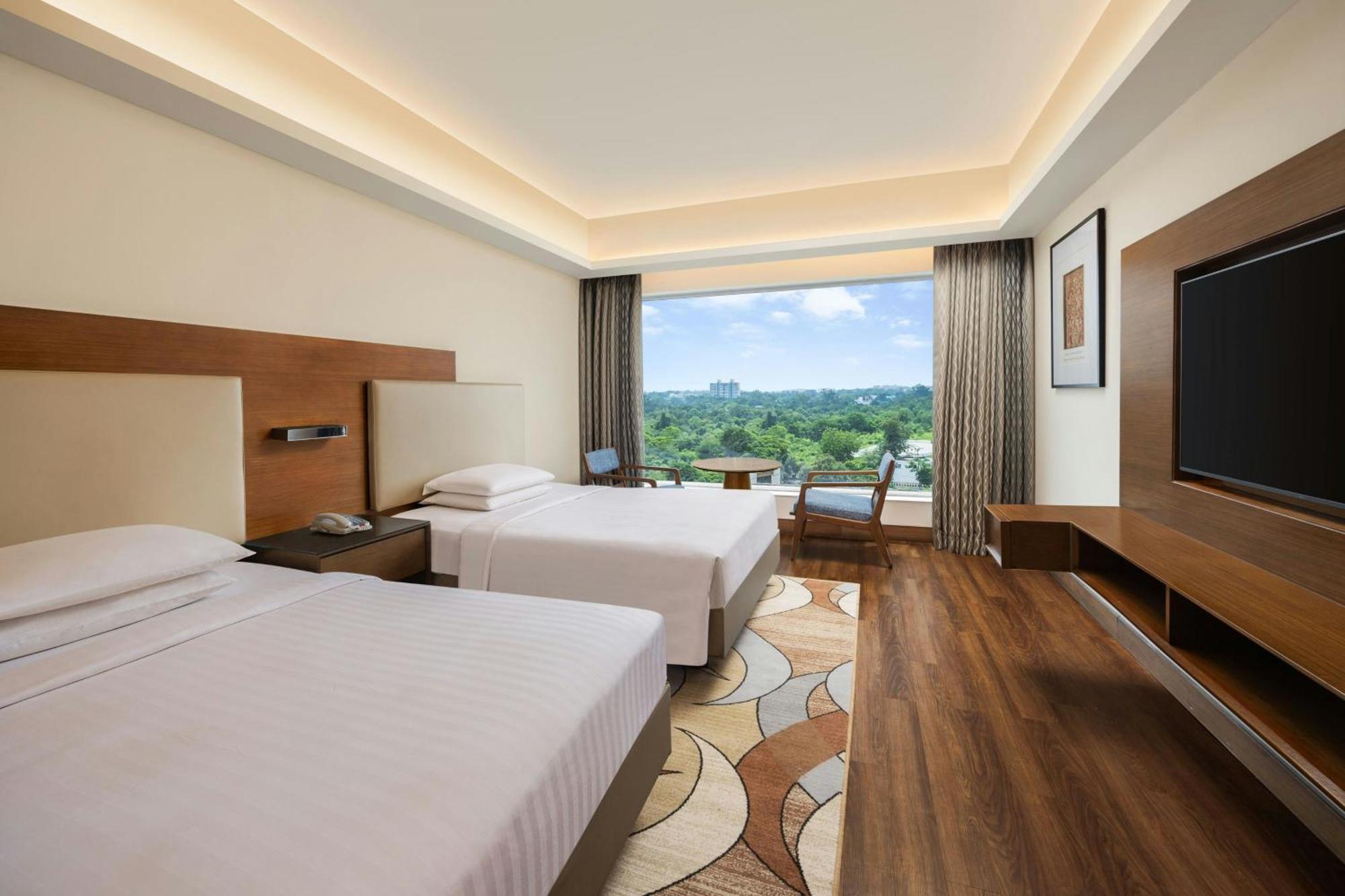 Courtyard By Marriott Bhopal Hotel Exterior photo