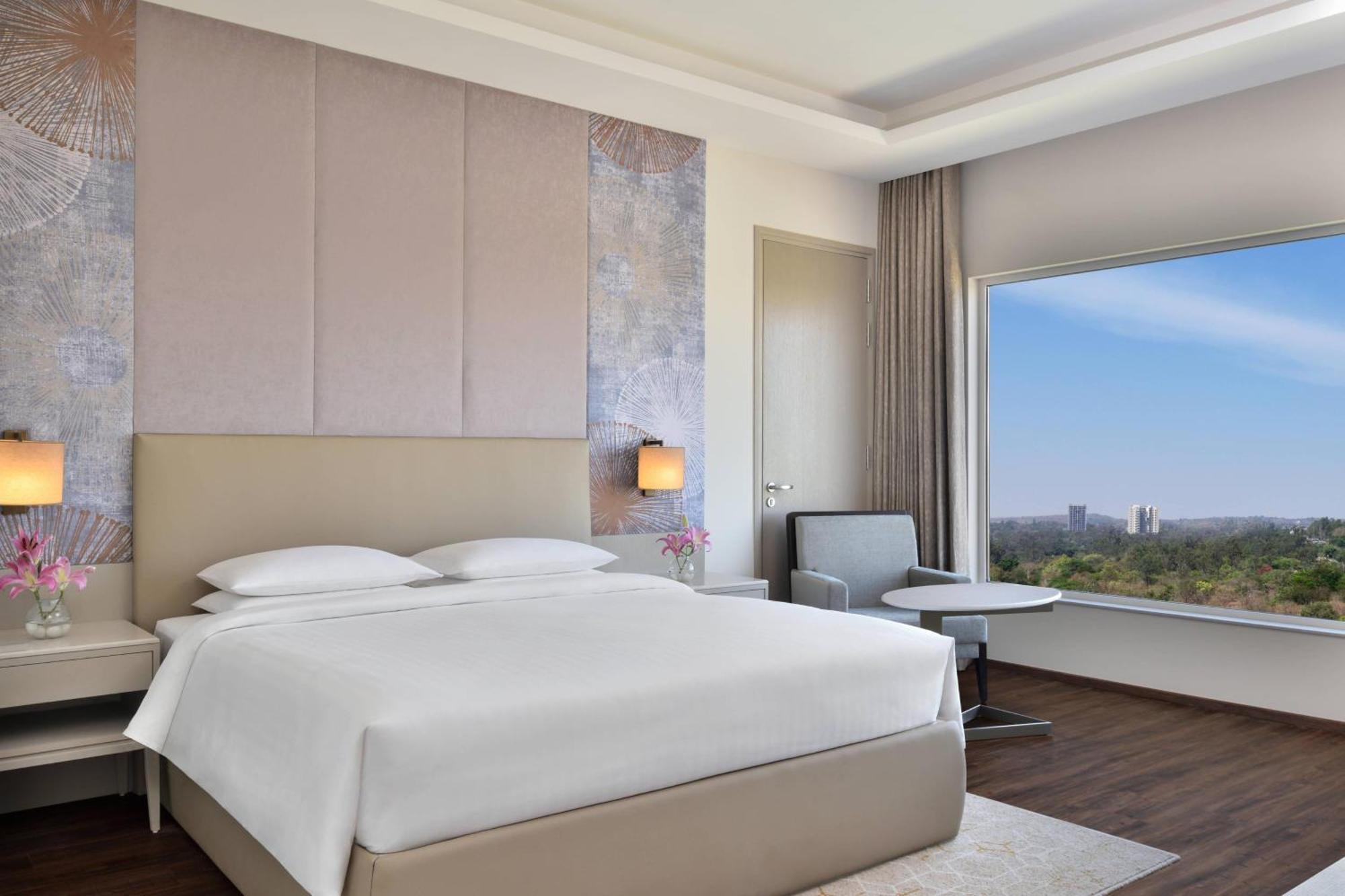 Courtyard By Marriott Bhopal Hotel Exterior photo