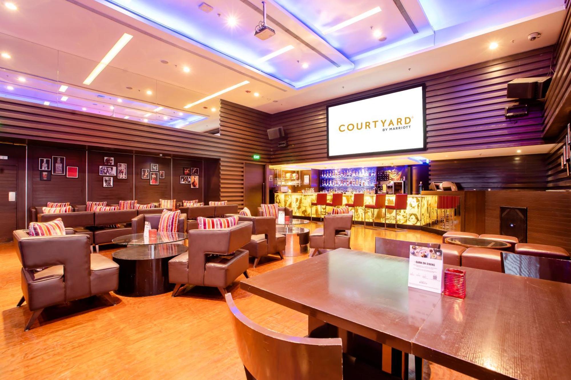 Courtyard By Marriott Bhopal Hotel Exterior photo