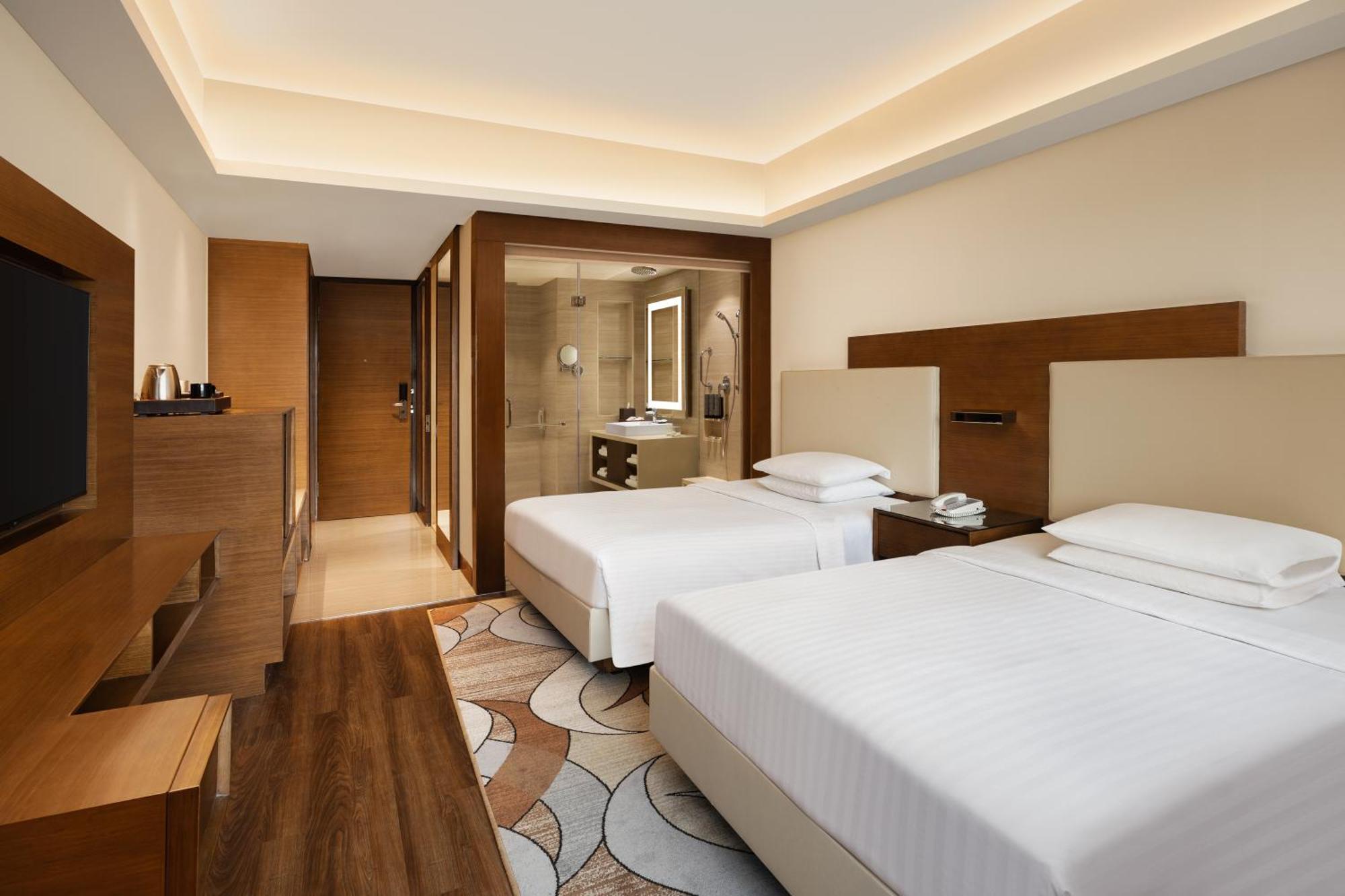 Courtyard By Marriott Bhopal Hotel Exterior photo